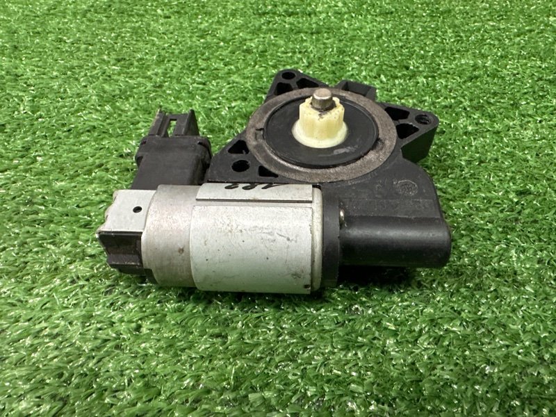 Мотор стеклоподъемника Mazda 3