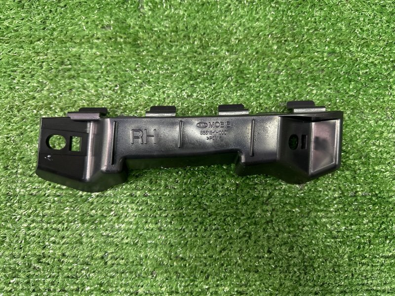 Кронштейн бампера Kia Ceed 1