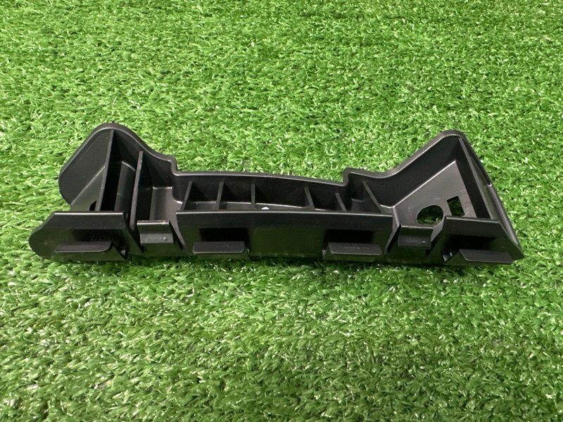 Кронштейн бампера Kia Ceed 1