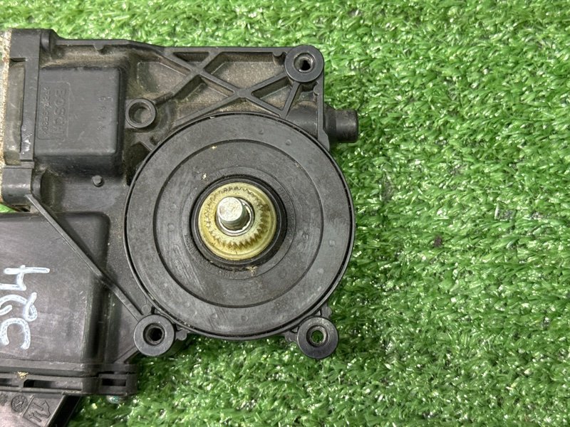 Мотор стеклоподъемника Chevrolet Cruze