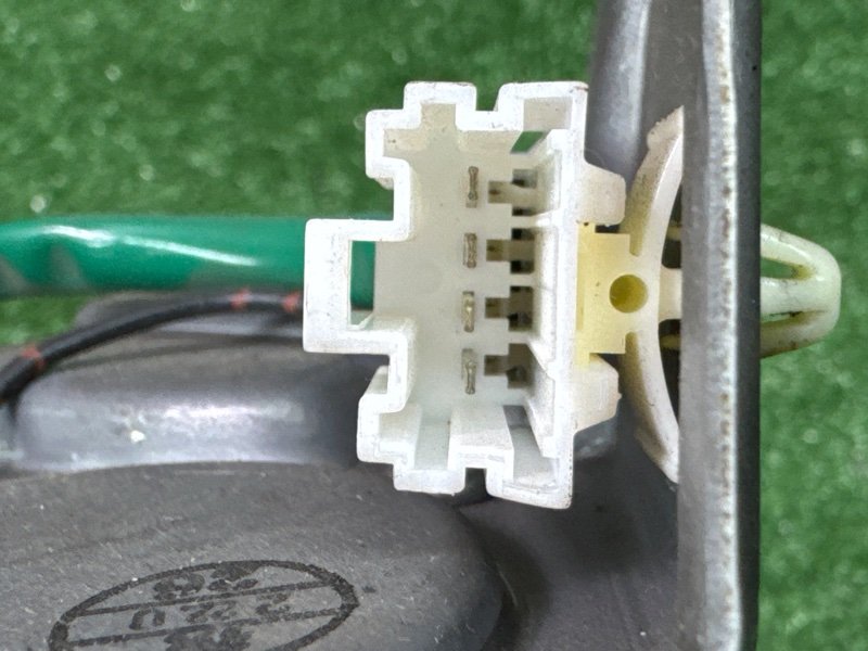 Моторчик стеклоочистителя заднего стекла Mitsubishi Outlander