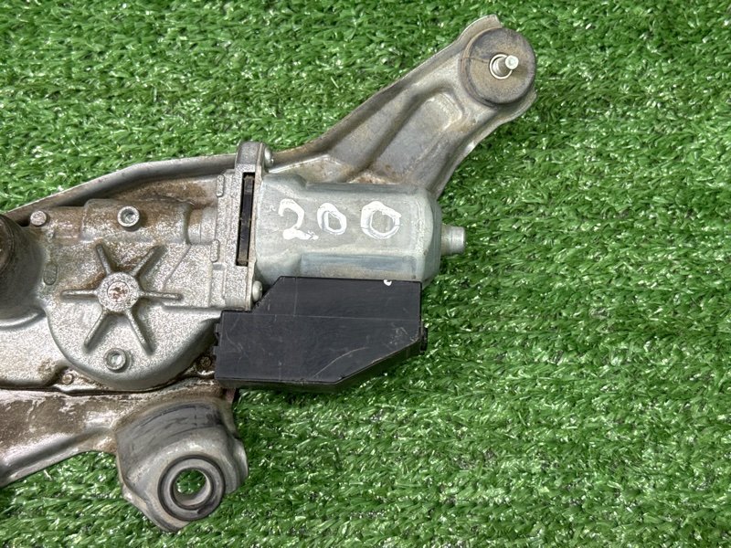 Мотор стеклоочистителя заднего стекла Toyota Land Cruiser 200