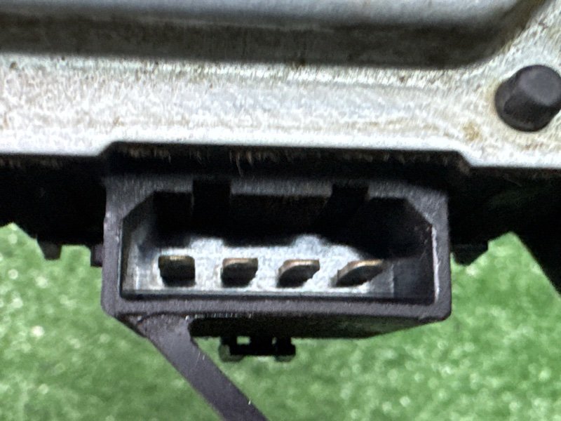 Мотор стеклоочистителя заднего стекла Skoda Fabia 1