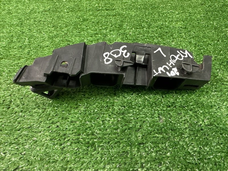 Кронштейн бампера Peugeot 308