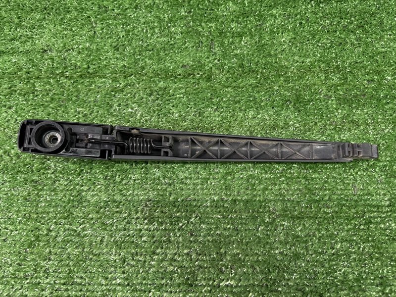 Поводок дворника заднего Toyota Land Cruiser 200