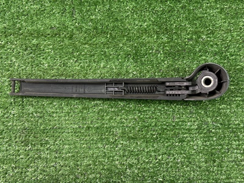 Поводок дворника заднего Skoda Fabia 1