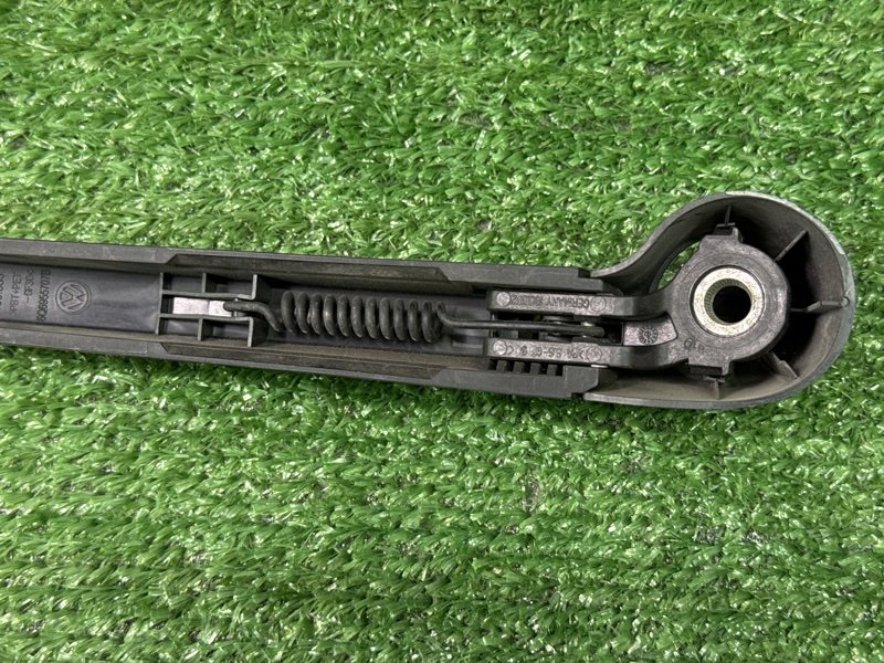 Поводок дворника заднего Skoda Fabia 1