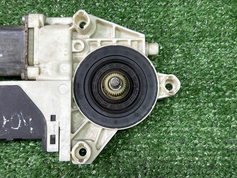 Мотор стеклоподъемника Peugeot 407