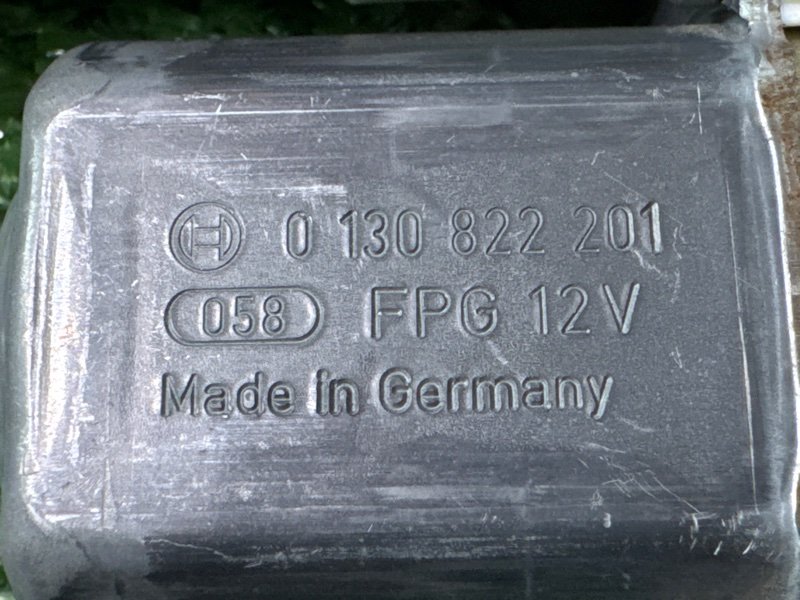 Мотор стеклоподъемника Peugeot 407