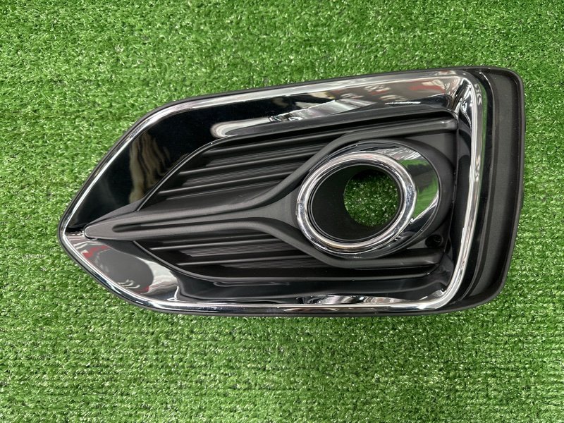 Накладка противотуманной фары Hyundai Solaris 2