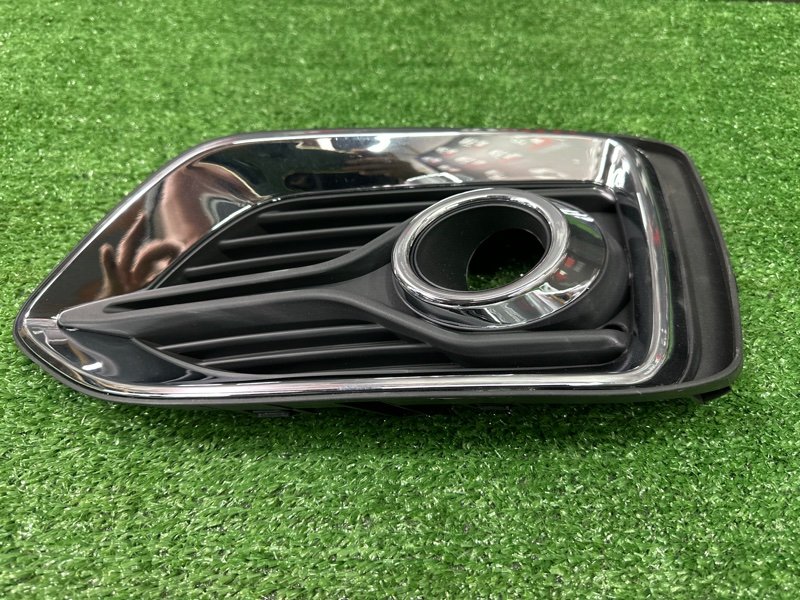 Накладка противотуманной фары Hyundai Solaris 2