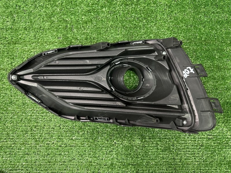 Накладка противотуманной фары Hyundai Solaris 2