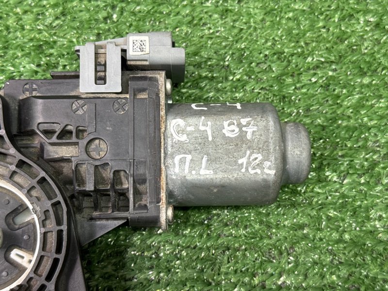 Мотор стеклоподъемника Citroen C 4