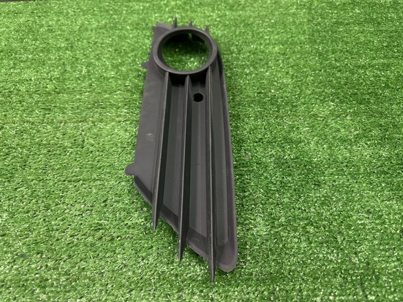 Накладка противотуманной фары Opel Astra H