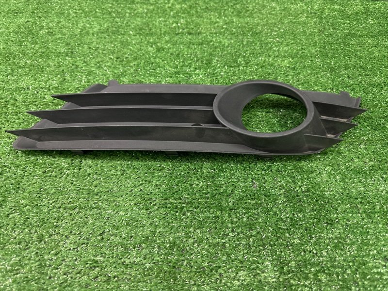 Накладка противотуманной фары Opel Astra H