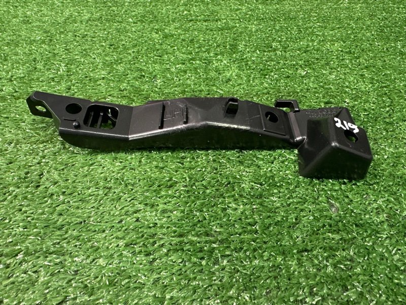 Кронштейн бампера Kia Ceed 1