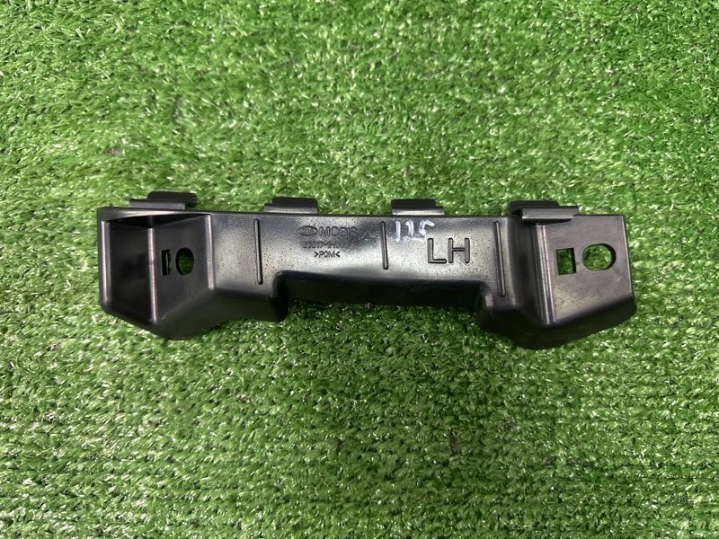 Кронштейн бампера Kia Ceed 1