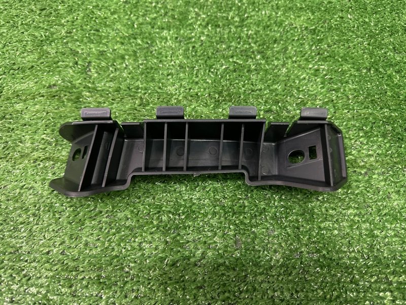 Кронштейн бампера Kia Ceed 1