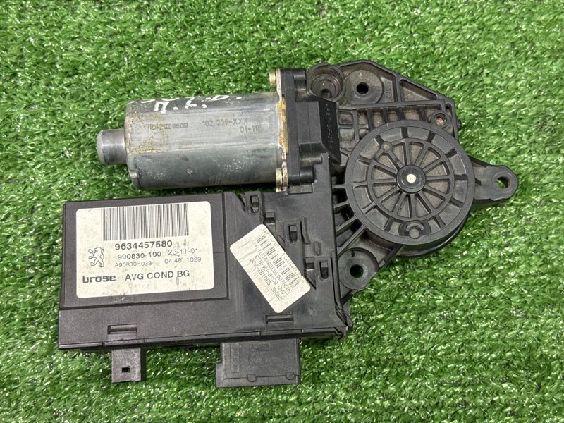 Мотор стеклоподъемника Peugeot 307