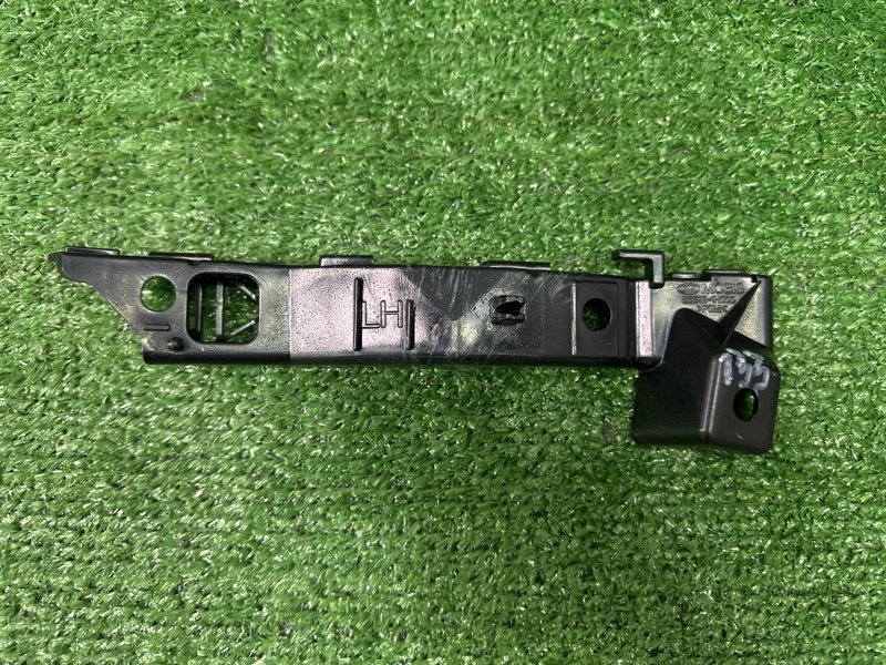 Кронштейн бампера Kia Ceed 1