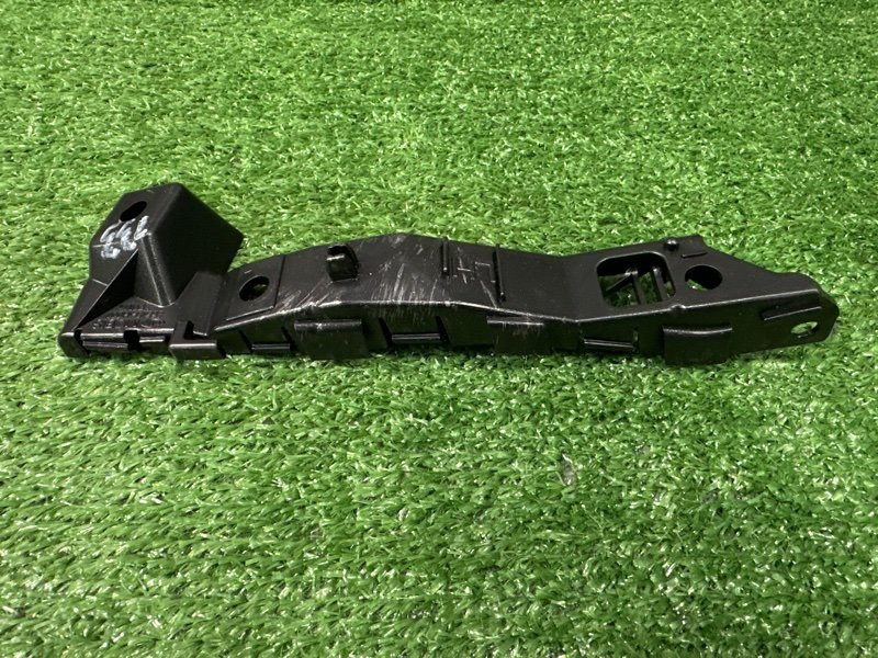 Кронштейн бампера Kia Ceed 1