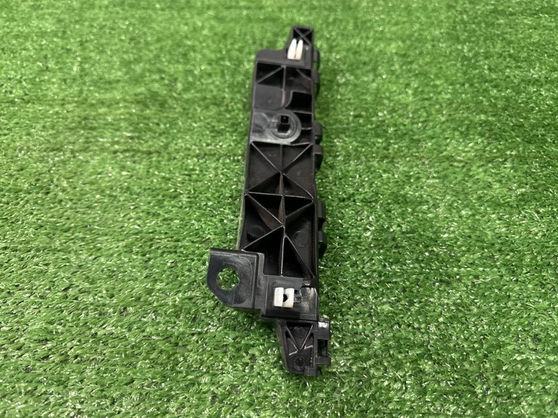 Кронштейн бампера Kia Ceed 1