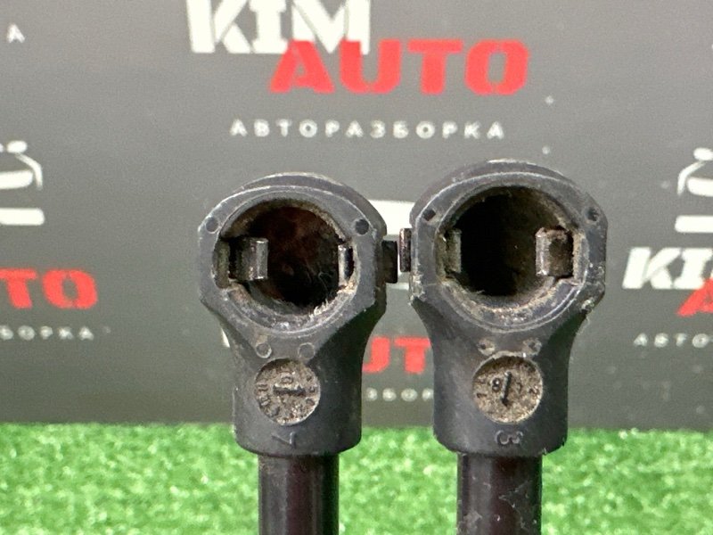 Амортизаторы крышки багажника Peugeot 207