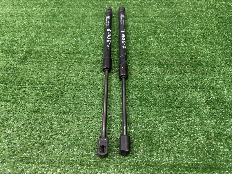 Амортизатор крышки багажника Hyundai I20