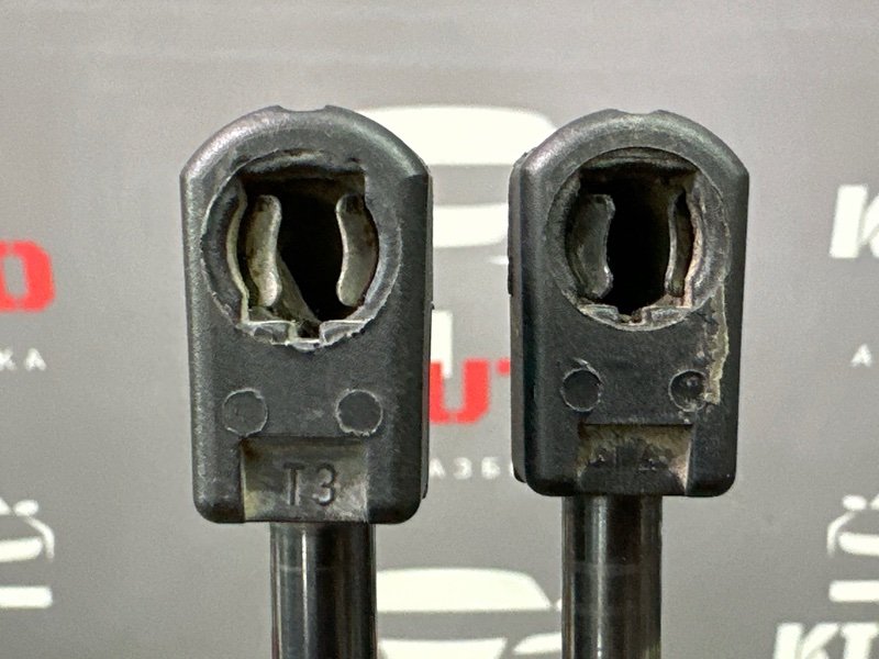 Амортизатор крышки багажника Hyundai I20