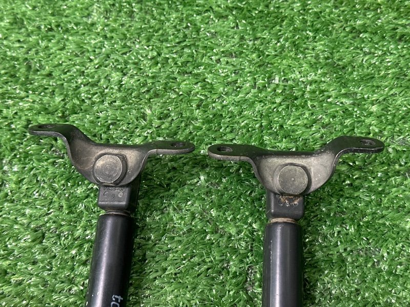 Амортизатор крышки багажника Volkswagen Polo 5