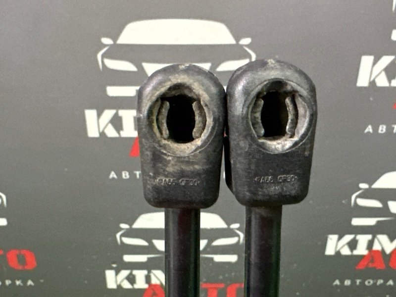 Амортизаторы крышки багажника Opel Astra H