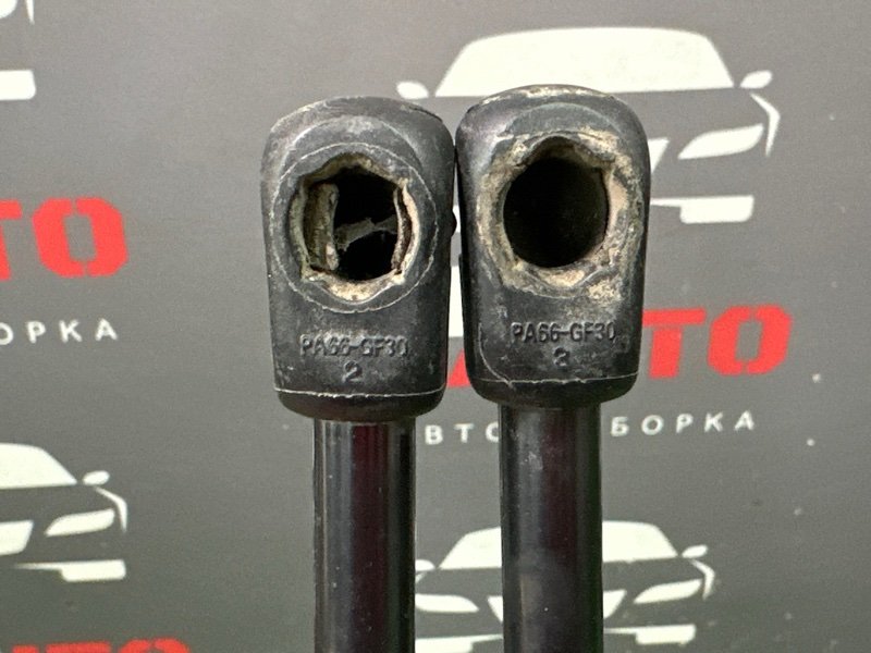 Амортизаторы крышки багажника Hyundai SantaFe 2