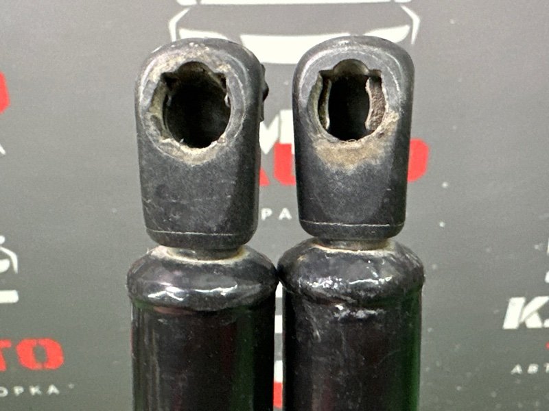 Амортизаторы крышки багажника Hyundai SantaFe 2