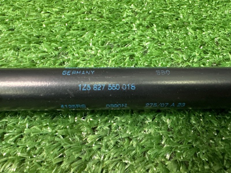 Амортизаторы крышки багажника Skoda Octavia A5