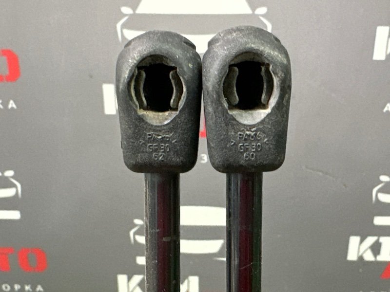 Амортизаторы крышки багажника Skoda Octavia A5