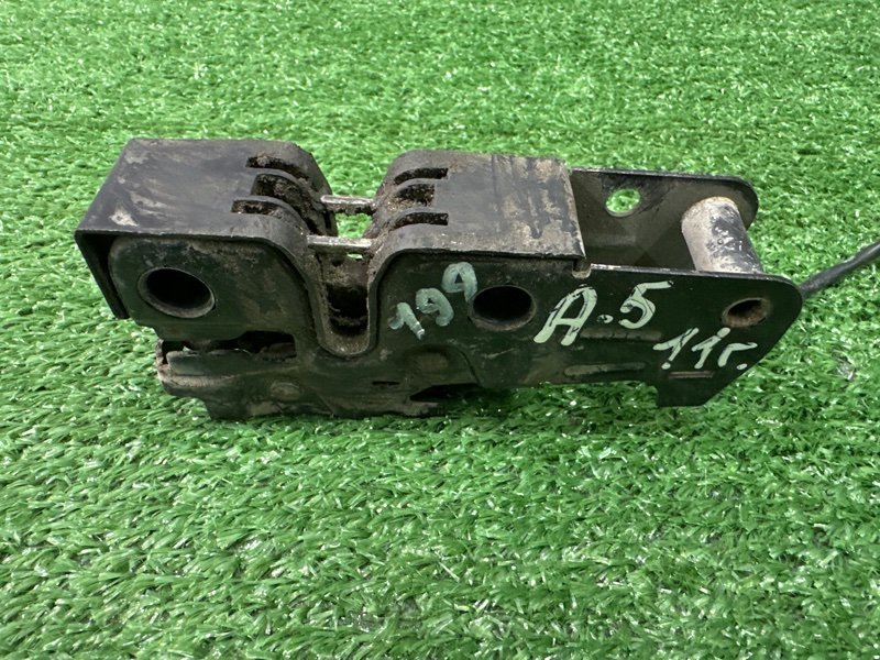 Замок капота Skoda Octavia A5