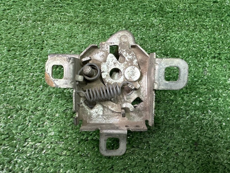 Замок капота Fiat Panda