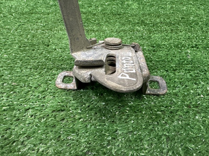 Замок капота Fiat Punto