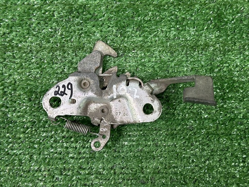 Замок капота Peugeot 107