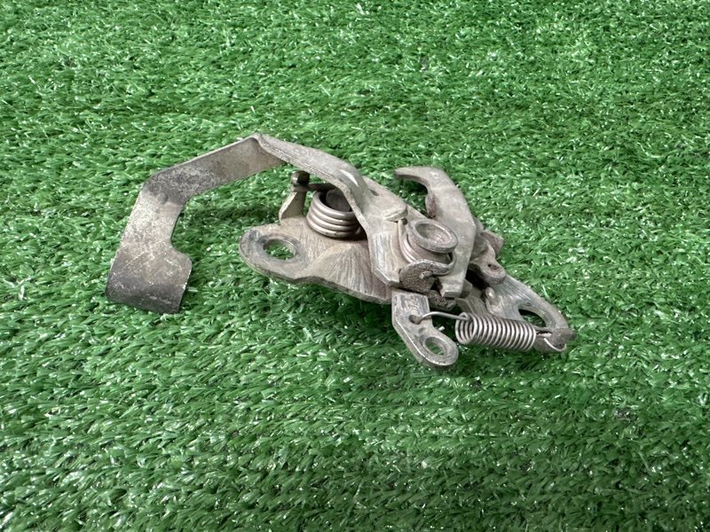 Замок капота Peugeot 107