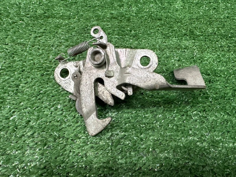 Замок капота Peugeot 107