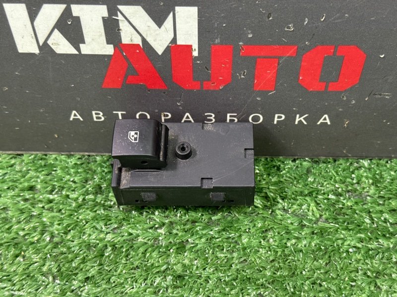 Кнопка стеклоподъемника Opel Astra J