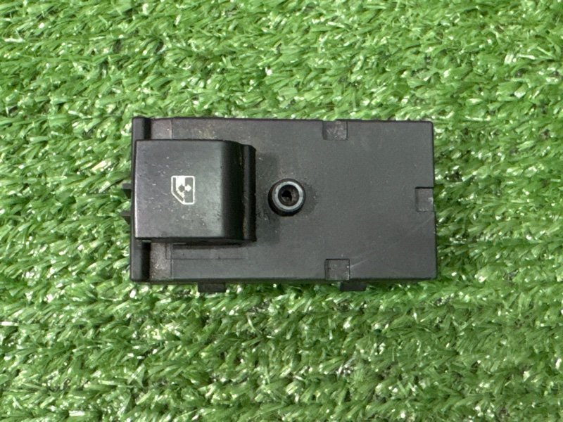 Кнопка стеклоподъемника Opel Astra J