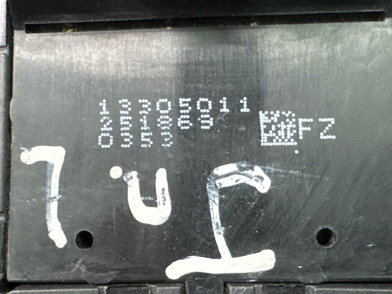 Блок управления стеклоподъемниками Opel Astra J