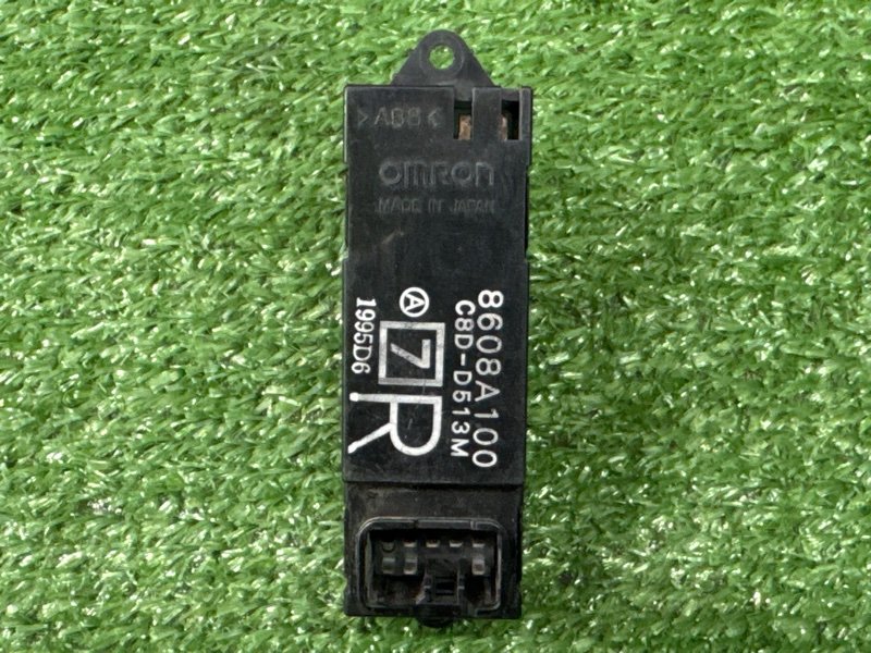 Кнопка стеклоподъемника Mitsubishi Lancer 9