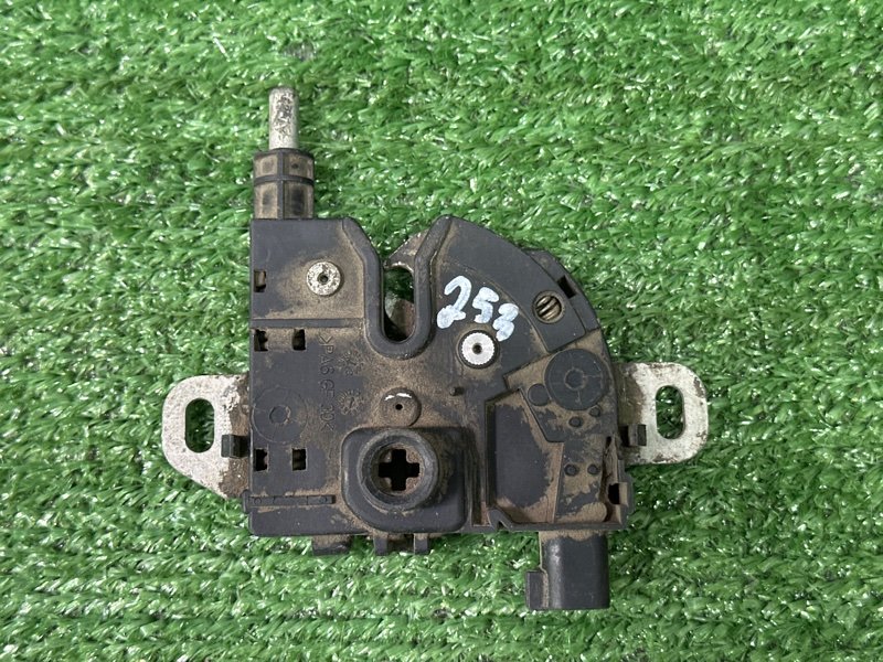 Замок капота Ford Focus 2