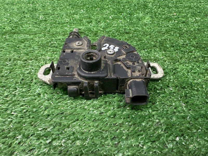 Замок капота Ford Focus 2