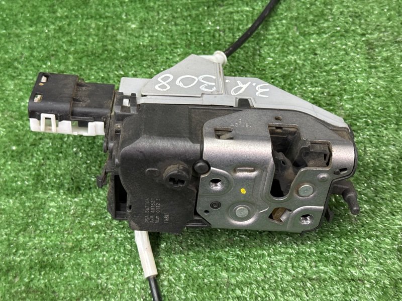 Замок двери Peugeot 308