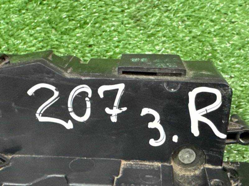 Замок двери Peugeot 207