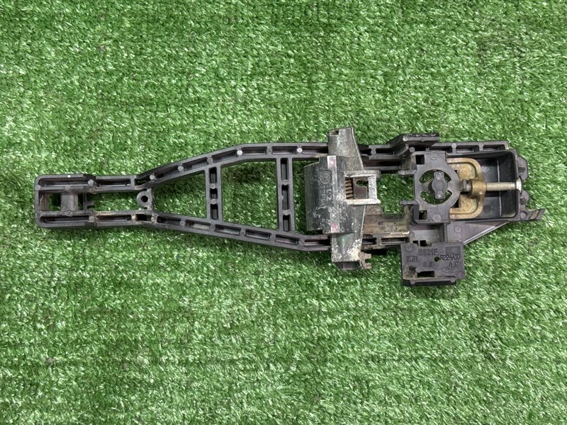 Кронштейн ручки двери Ford Focus 2